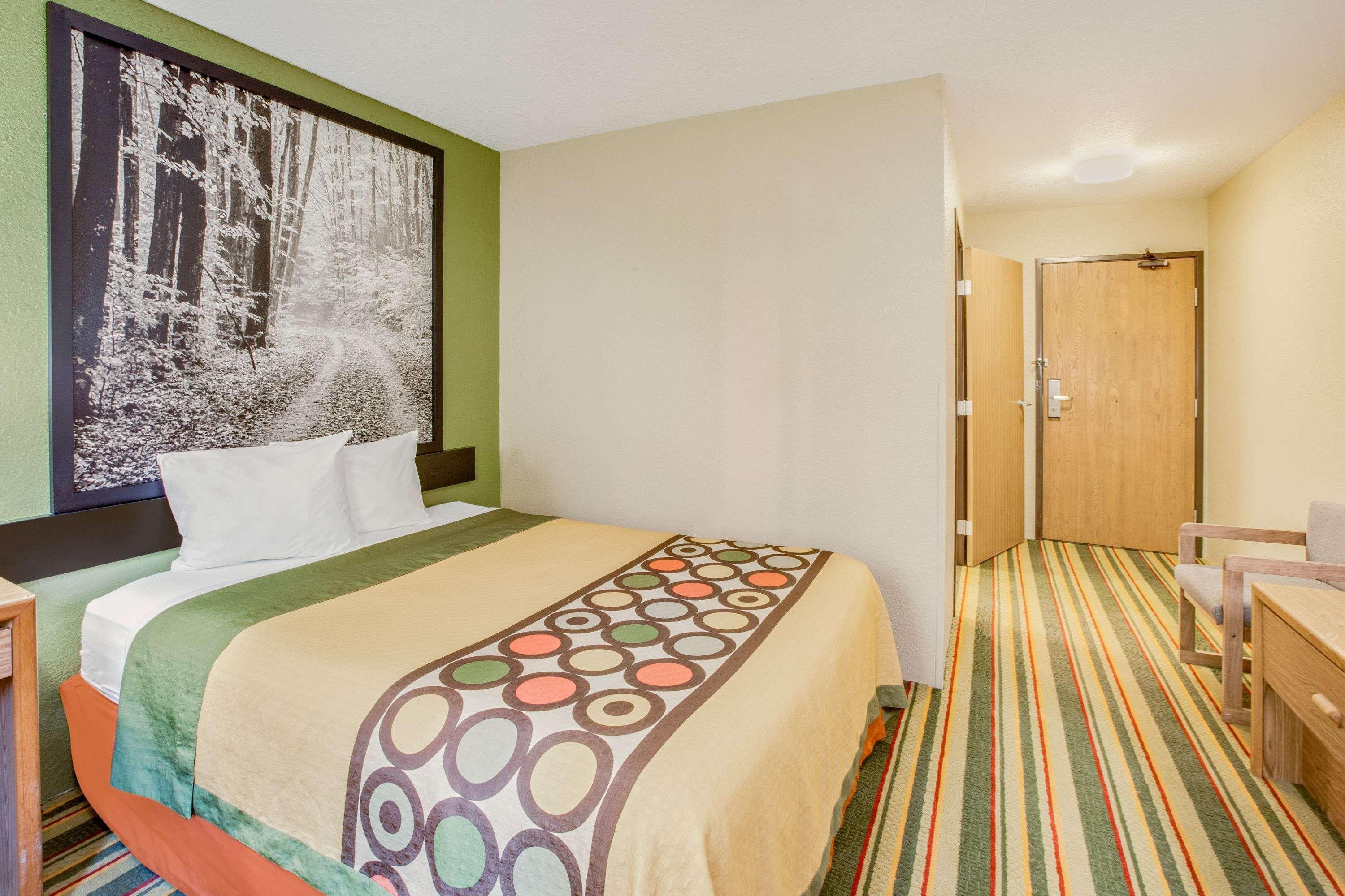Super 8 By Wyndham Grayling Hotel Ngoại thất bức ảnh