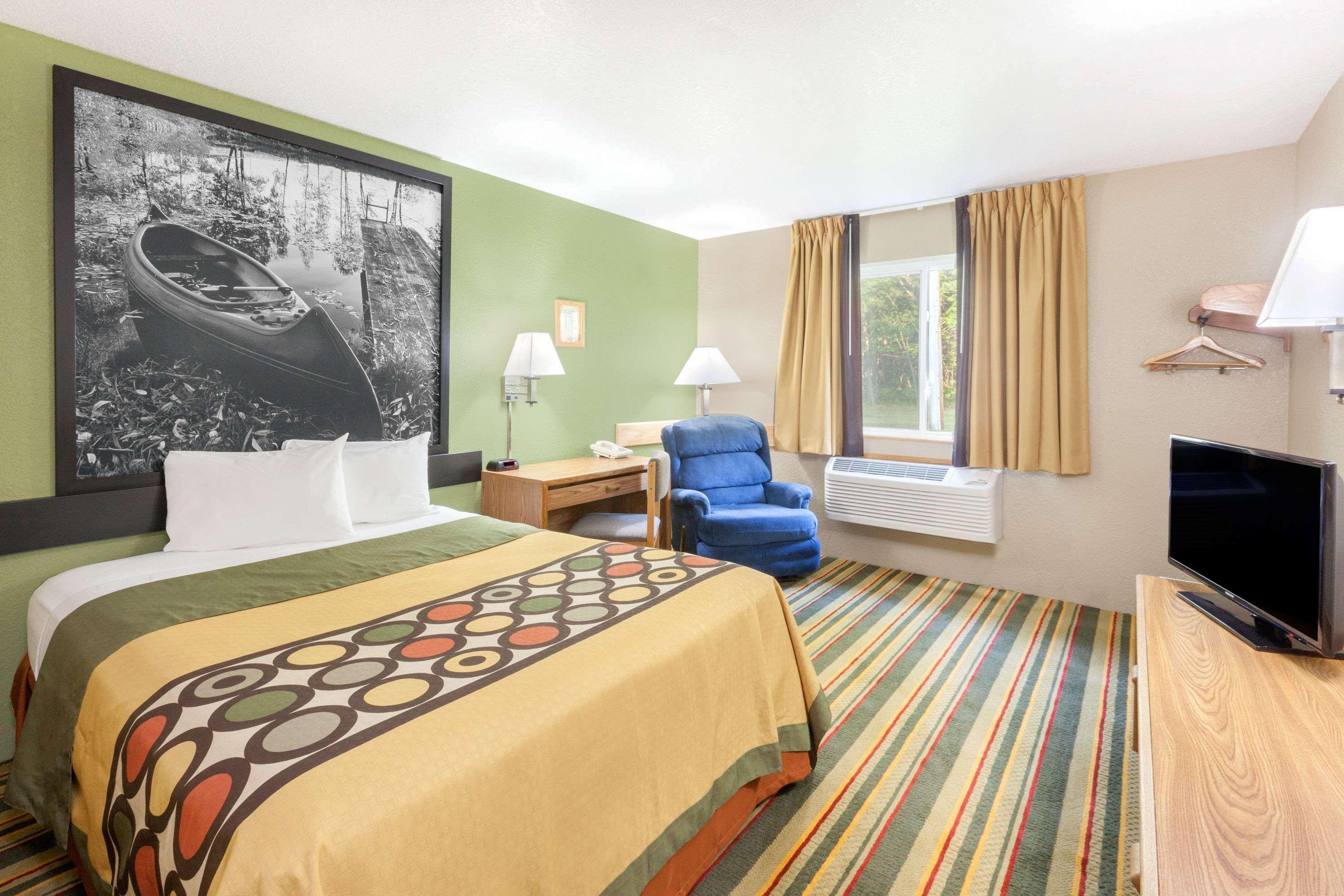 Super 8 By Wyndham Grayling Hotel Ngoại thất bức ảnh