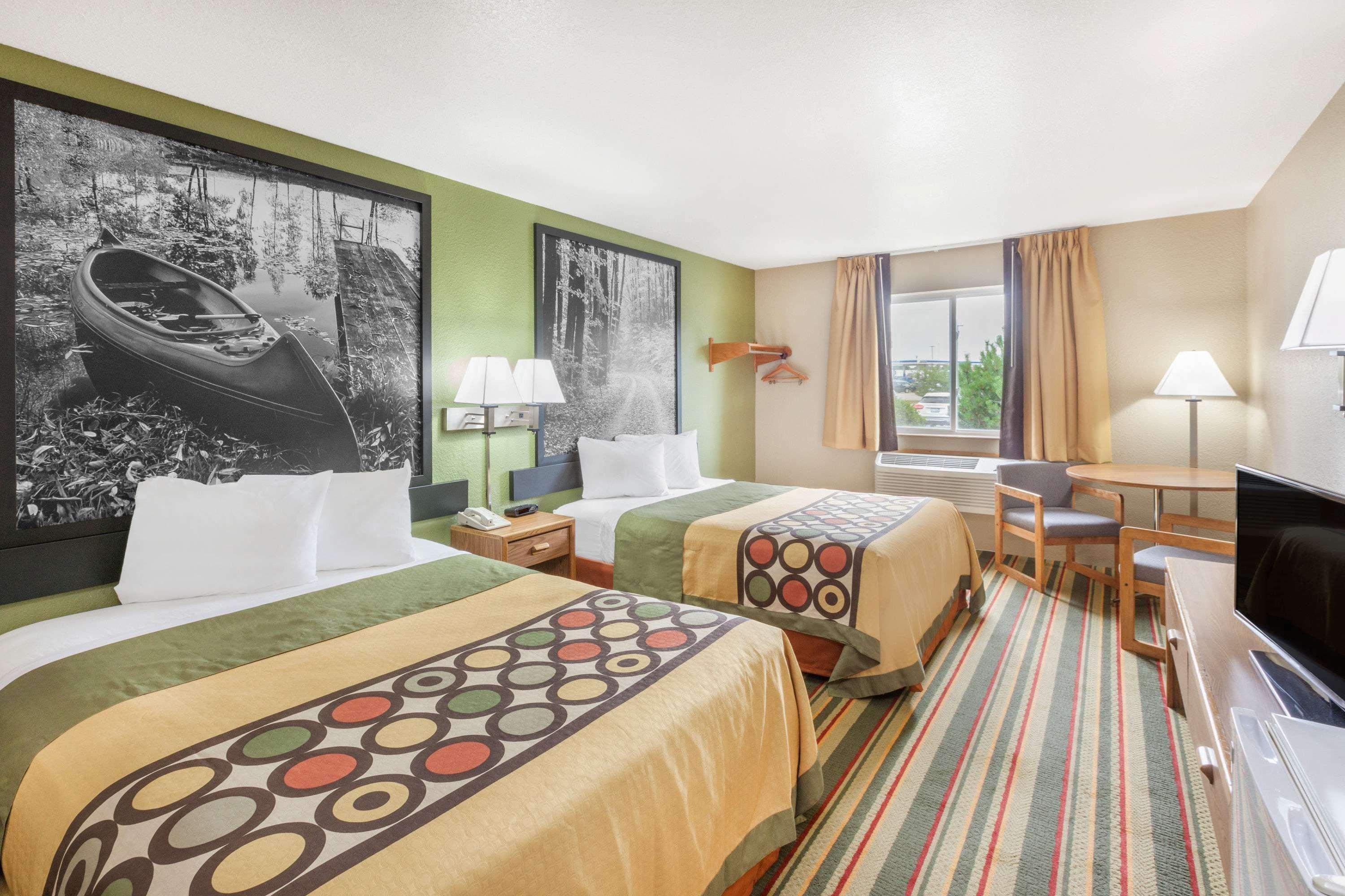 Super 8 By Wyndham Grayling Hotel Ngoại thất bức ảnh